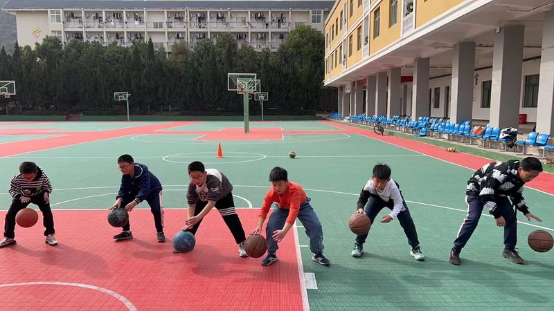 相比线下课程，线上少儿编程课程具有以下优势：