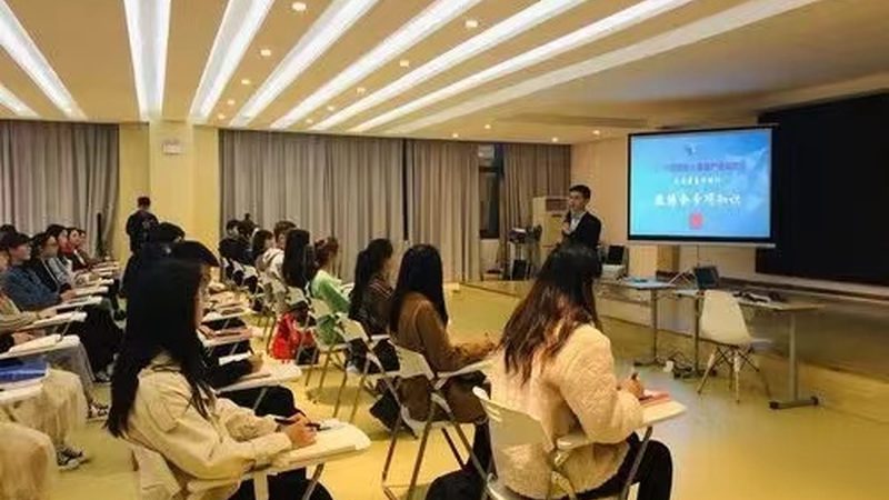 企业培训课程收费标准：揭秘背后的逻辑与考量